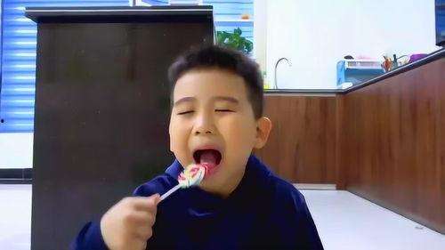 娱乐吃瓜酱小男孩视频