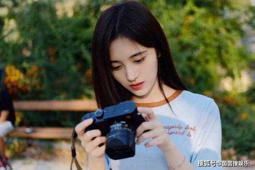 娱乐圈吃瓜鞠婧祎,娱乐圈的瓜田，她如何成为焦点？