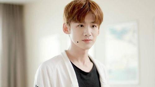 白敬亭娱乐圈吃瓜视频,娱乐圈幕后故事大揭秘